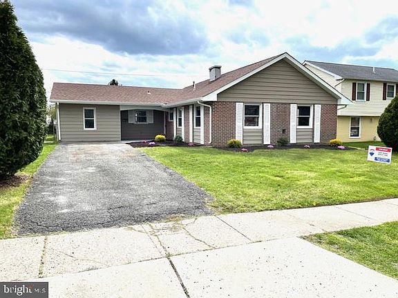 2nd image of 22 Pastoral Ln