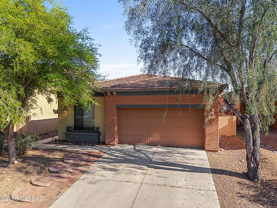 1st image of 236 E Placita Lago Del Encanto