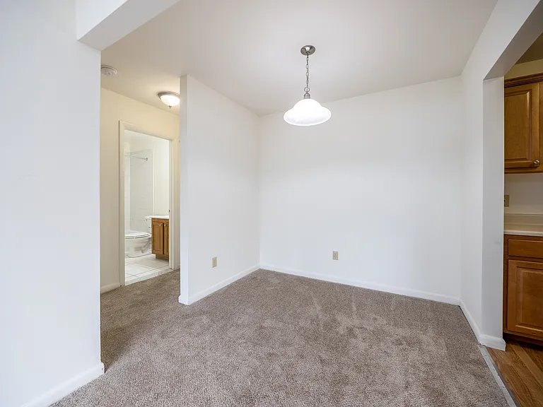 Clintwood Apartments — Photo 36