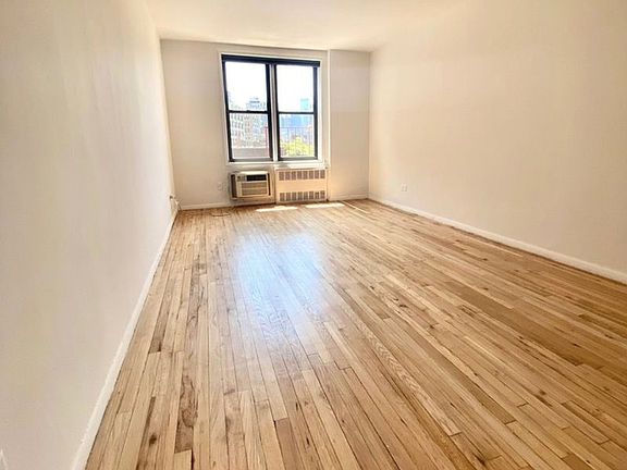 3rd image of 165 Christopher St #6FF