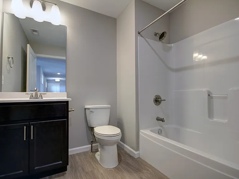 Middletown Place Apartments — Photo 28