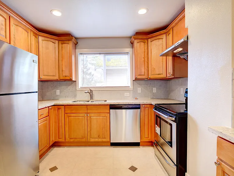 5007 8th Ave NE — Photo 10