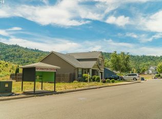 947 SE Sharon Ave #1, Roseburg, OR 97470