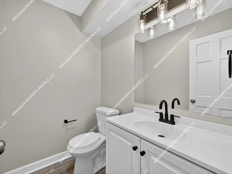27345 Harvard Rd — Photo 22