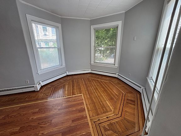4th image of 32 Chestnut St APT 1