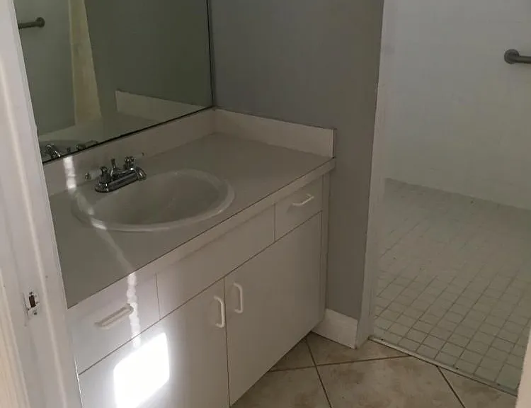 1722 Roosevelt Ave — Photo 27