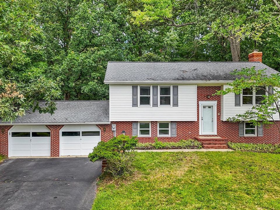 1st image of 130 Circle Rd