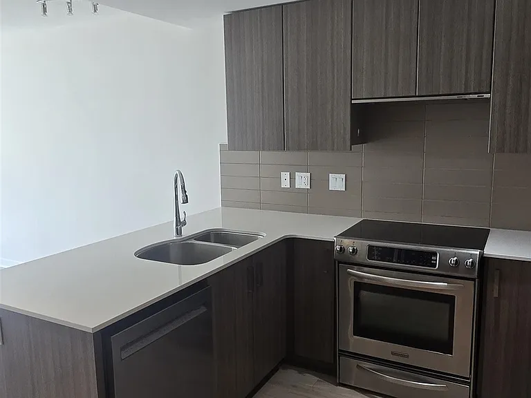 125 Columbia St #1205 — Photo 22