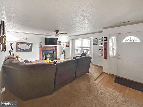 3rd image of 1409 N Thomas Way
