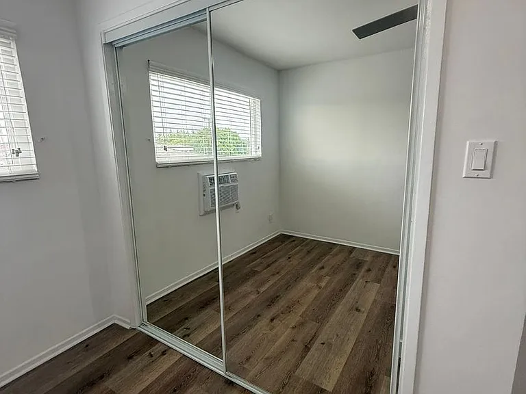 1179 Crenshaw Blvd — Photo 41