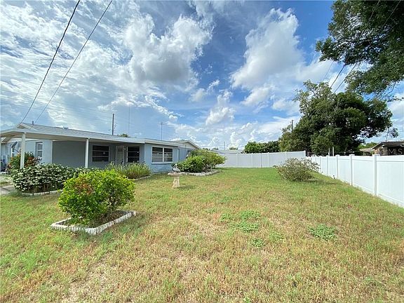 3rd image of 1018 Yale Dr