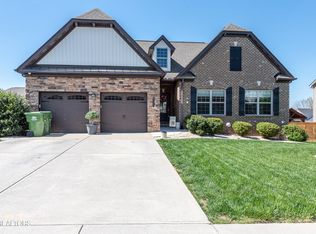 2205 Scarlet Tanager St, Maryville, TN 37801