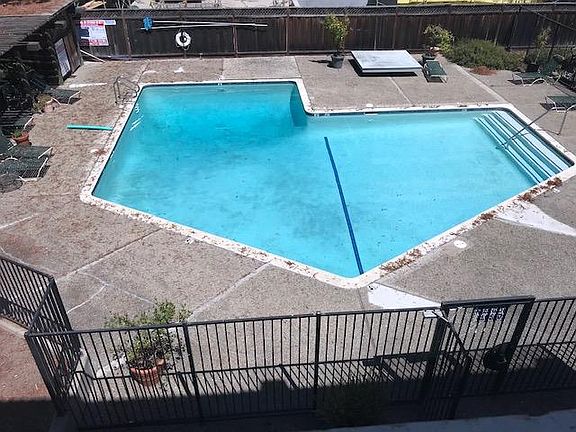 3rd image of 400 Ortega Ave #210B