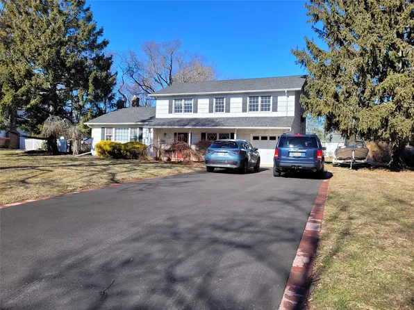 15 Delmar Lane, Commack, NY 11725