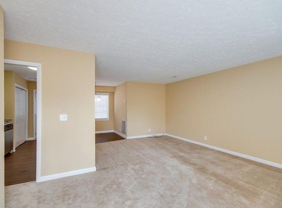 2nd image of 205 Davis Park Dr
