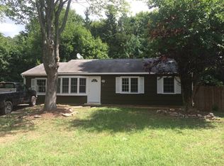 8 Morton Ct, East Haven, CT 06512