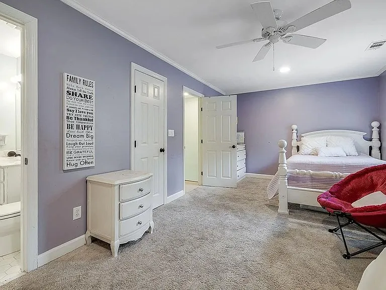 113 Cypress Dr — Photo 22