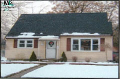 1st image of 2220 Cummings Ave E