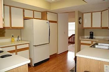 5th image of 313 Meadowlark Ln