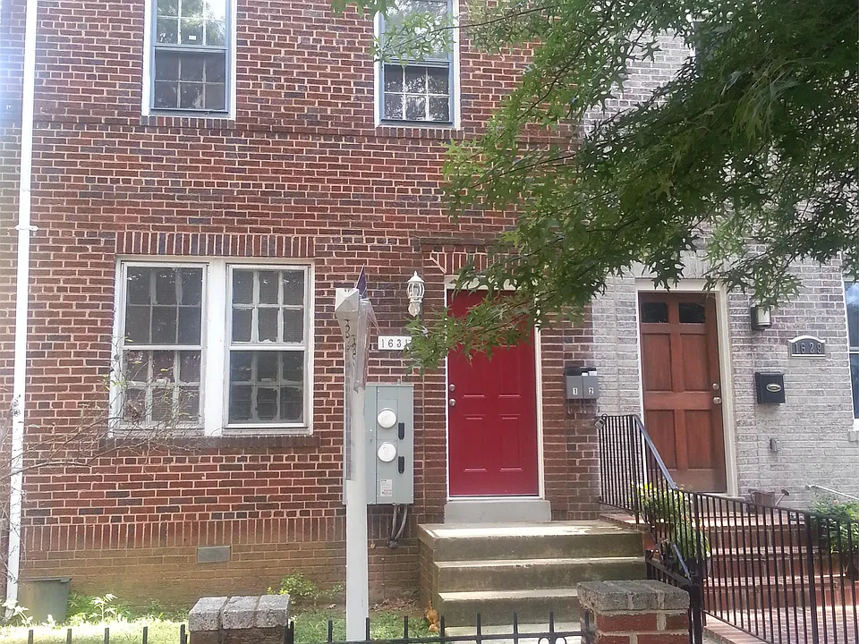 1631 E St SE #1
