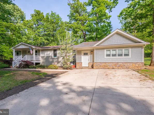 102 Red Bud Loop, Harpers Ferry, WV 25425