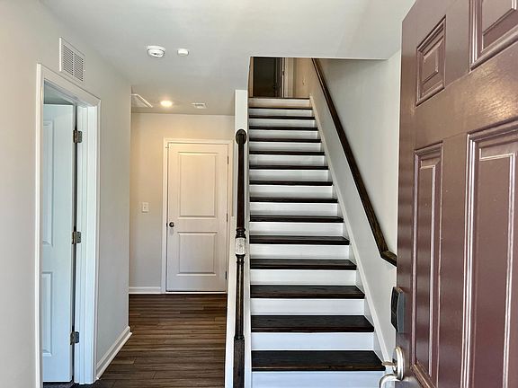 4th image of 1009 Bullock Dr
