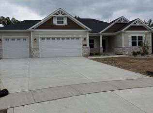 617 Bergamot Ct, Crown Point, IN 46307