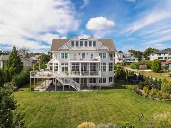 10 Coulter Dr, Jamestown, RI 02835