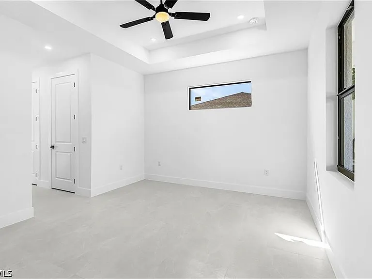 1117 NE 14th Ter — Photo 9
