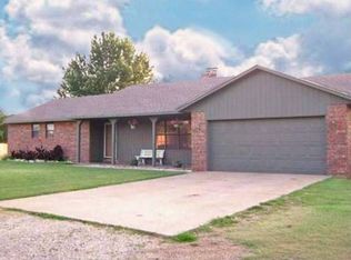 71 Oak Place Rd, Ponca City, OK 74604