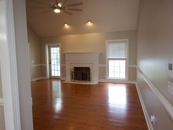 4th image of 4407 Treetops Cir