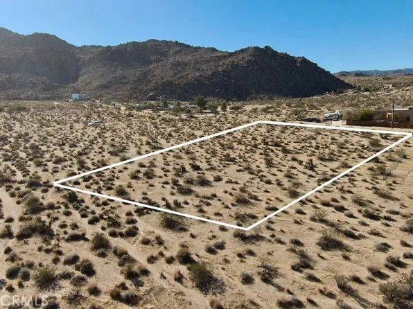 6883 Peterson Rd, Twentynine Palms, CA 92277