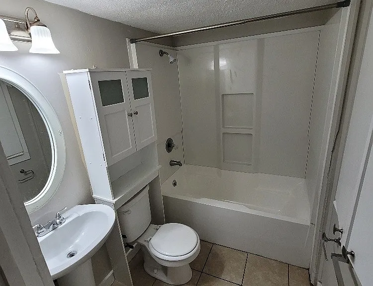 657 James Ave — Photo 12