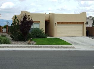 8132 Sleeping Bear Dr NW, Albuquerque, NM 87120