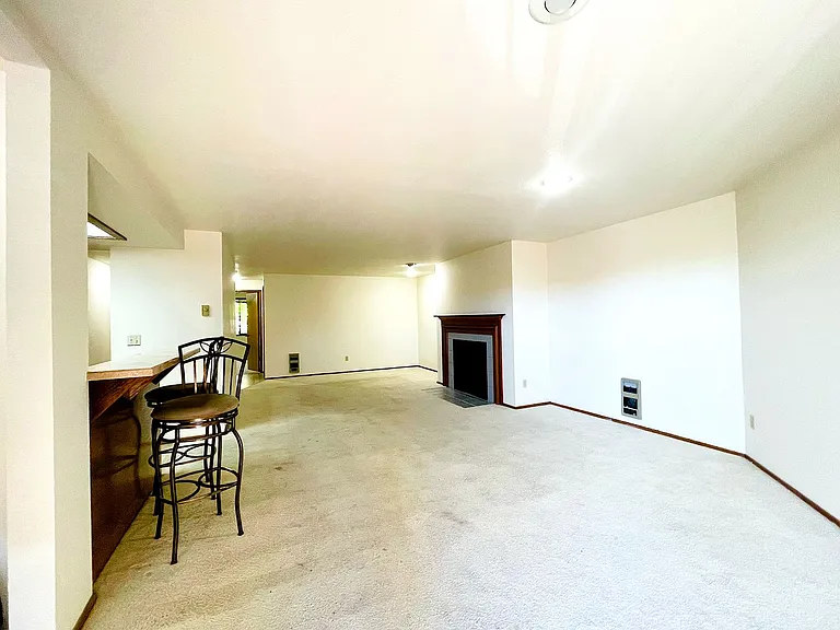 9910 NE 119th St #202 — Photo 3