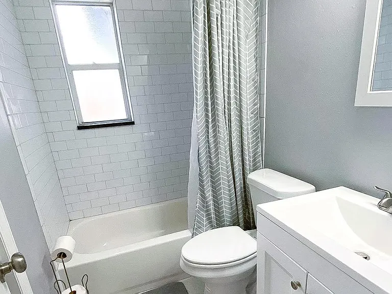 1105 N Hampton Ave #1105 — Photo 6