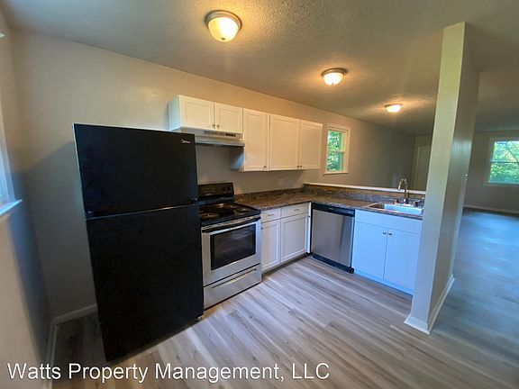 3rd image of 1609 Donington Ct APT D