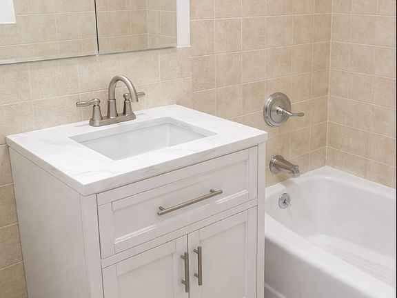 5th image of 270 E 10th St #1