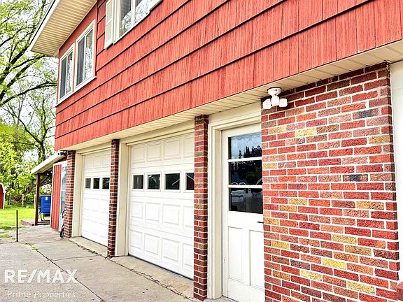 2nd image of 625 N Center St