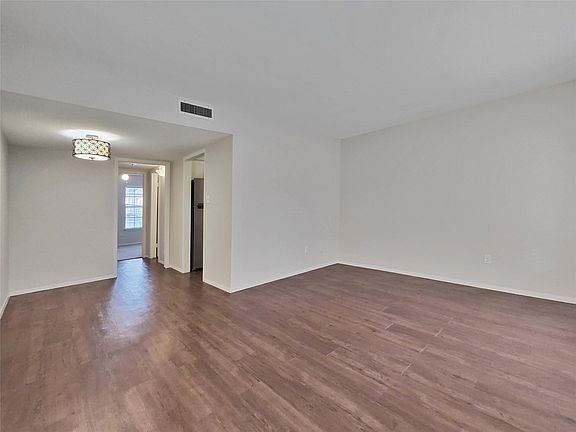 2nd image of 600 19th St #20