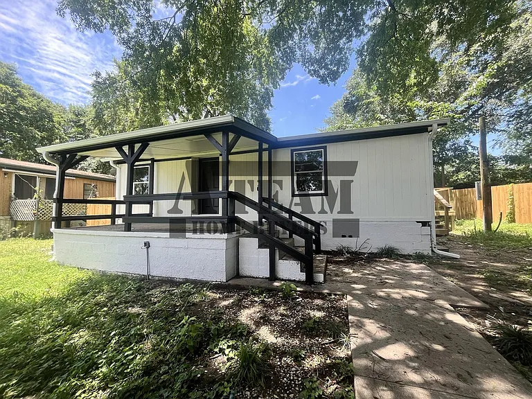 149 Palisade Dr — Photo 1