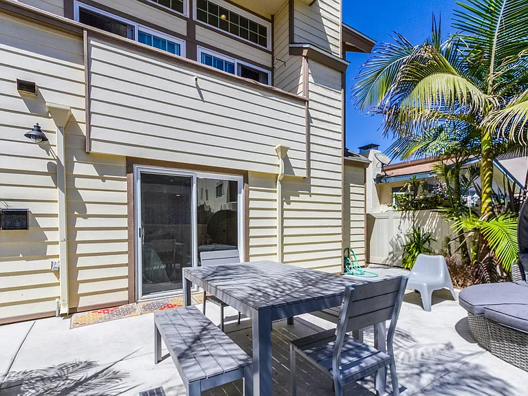 728 Jamaica Ct — Photo 86