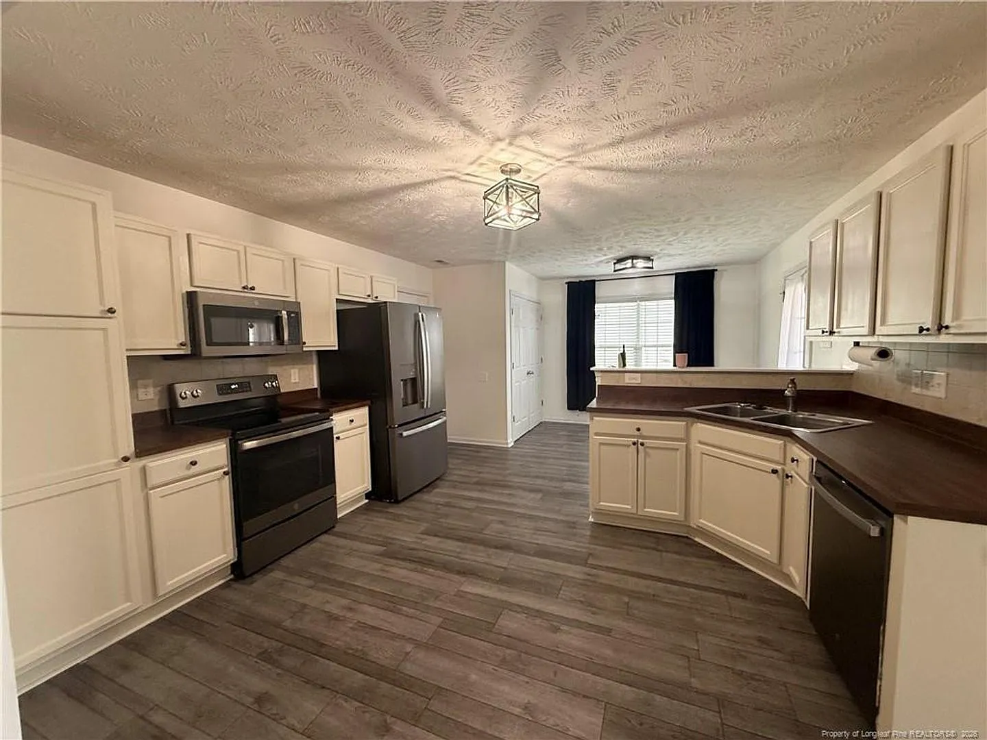 4949 Yorkchester Dr — Photo 4