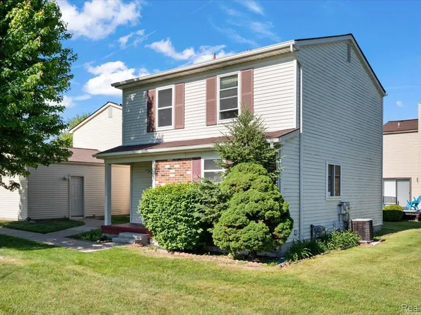 2824 Roundtree Dr #2824, Troy, MI 48083