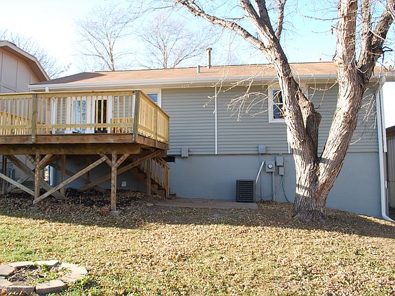 3rd image of 5815 S 136th St