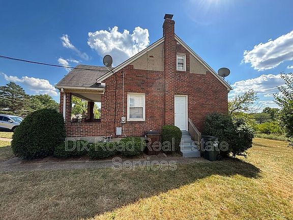 3rd image of 140 Orchard St