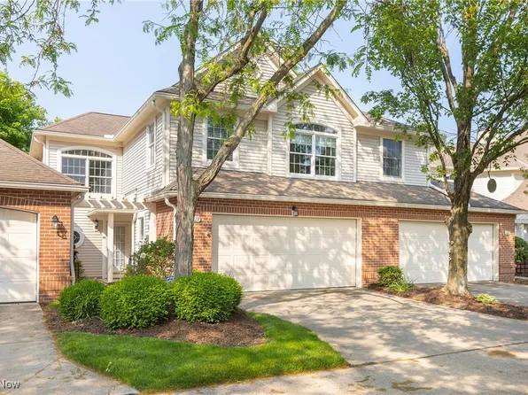 401 Bounty Way APT 227, Avon Lake, OH 44012