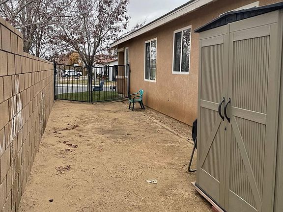 4th image of 1122 E Avenue K13