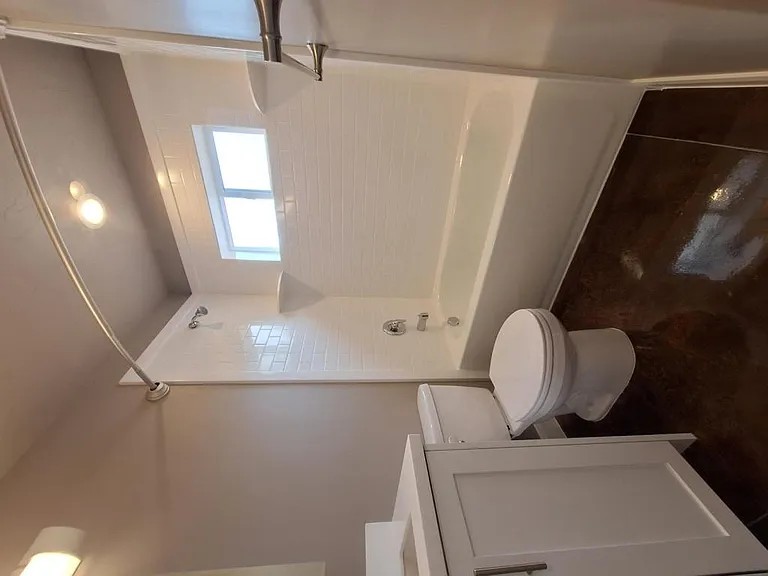 83 W Brown St — Photo 14