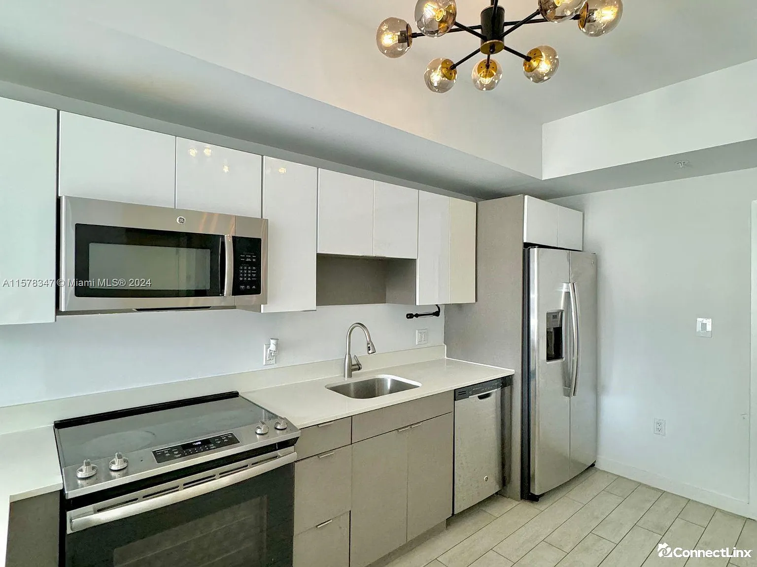 1 bed, 1.0 bath, $2,900 — Photo 2